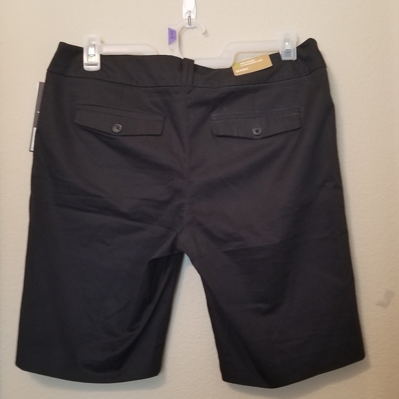 New Mossimo womens 14 Fits 3 stretch Black Shorts 11 In Inseam NWT - Picture 2 of 6